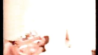 سلٹی پنکی باہر اپنی  ...